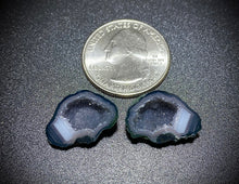 Load image into Gallery viewer, Tabasco Geode Pair
